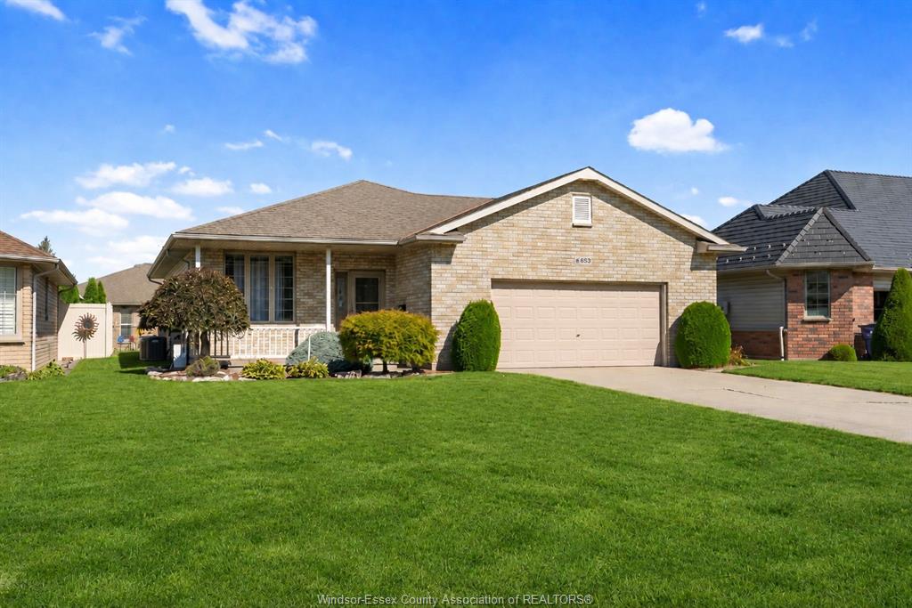 MLS# 26021339: 653 McNaughton Avenue, Chatham, Canada