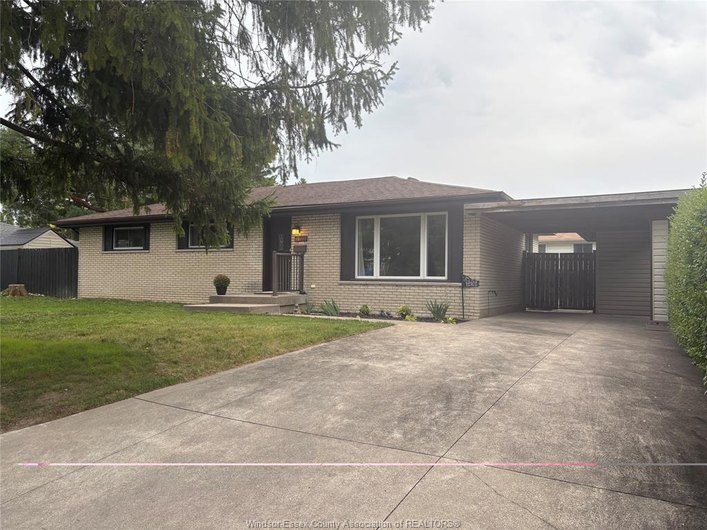 MLS# 26021371: 12102 EVERGREEN Drive, Tecumseh, Canada