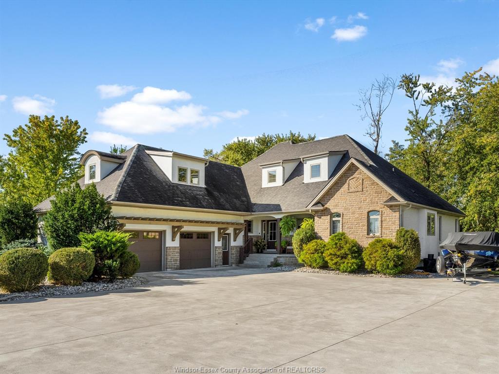 MLS# 26021487: 427 EAST RUSCOM RIVER, Lakeshore, Canada