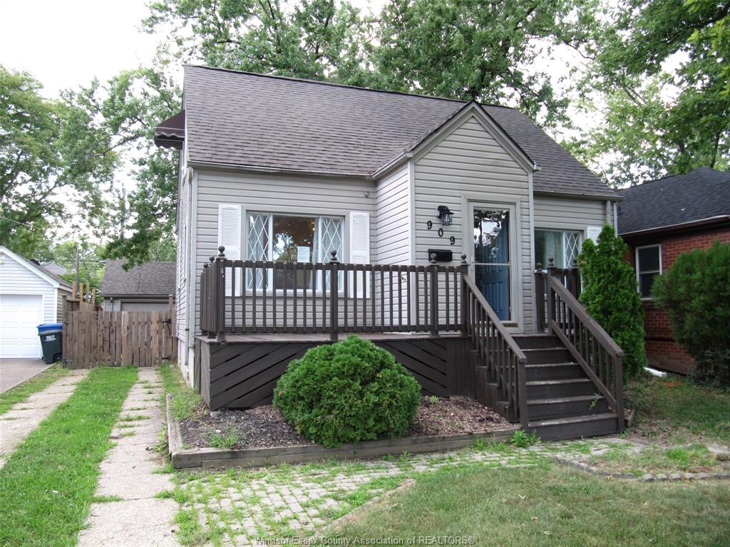 MLS# 26020308: 909 St. Marys, Windsor, Canada