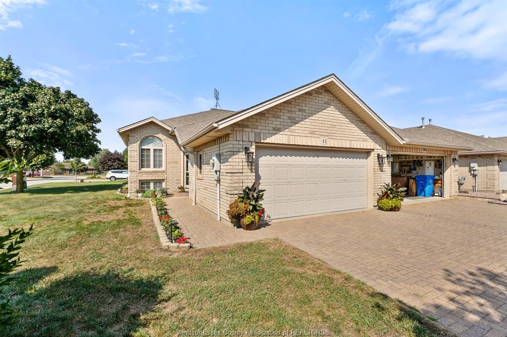 MLS# 26021589: 41 Queens Hill Crescent, Leamington, Canada