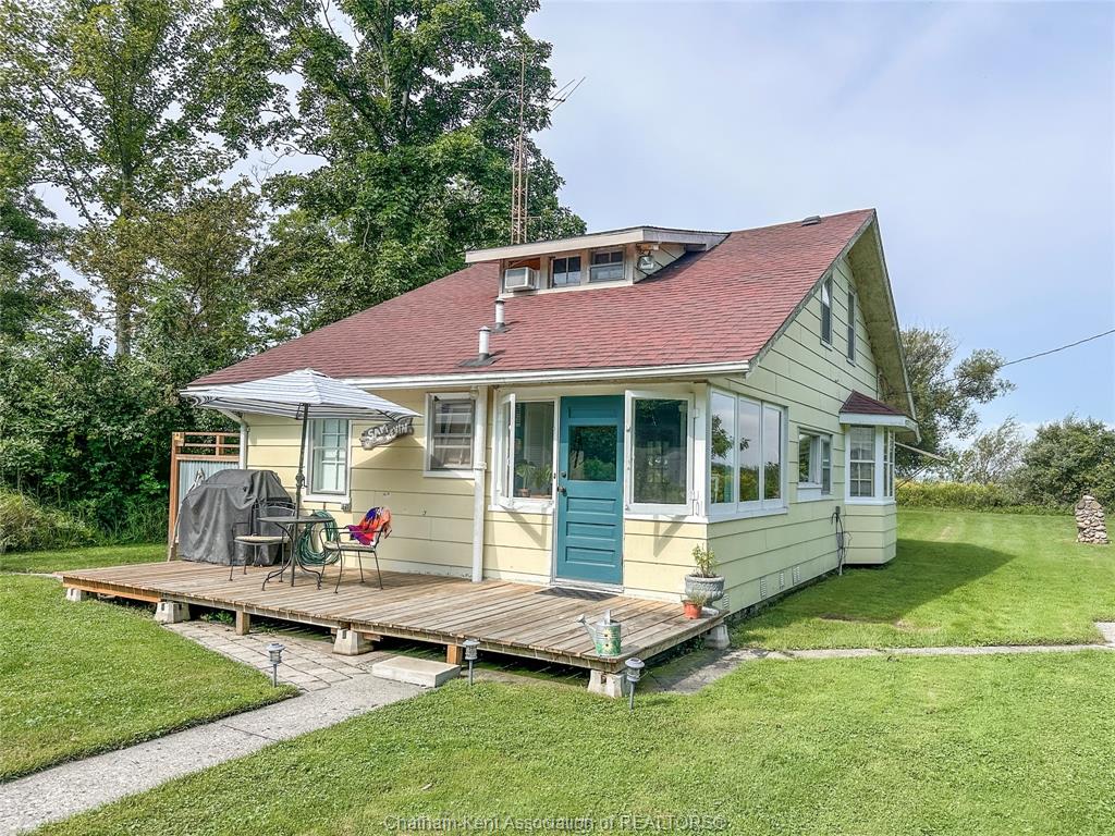 MLS# 26021583: 17882 Water Street, Rondeau Park, Canada