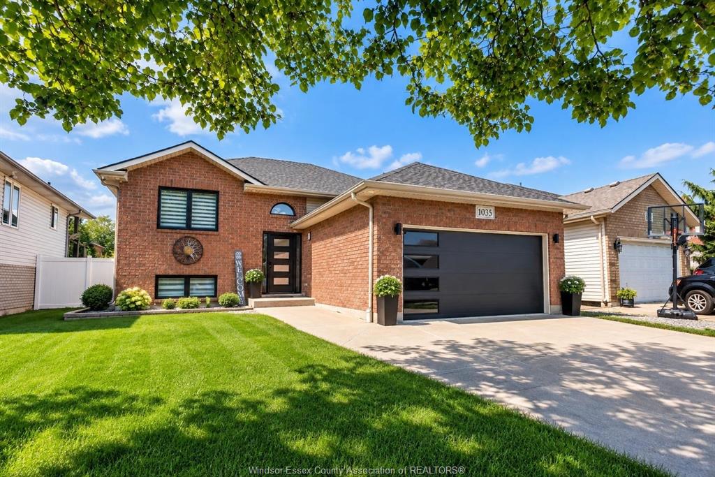 MLS# 26021880: 1035 TREVERTON Crescent, Windsor, Canada