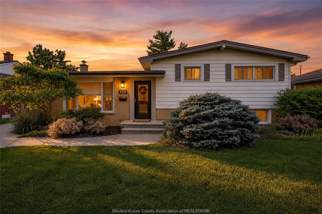 MLS# 26021884: 3939 LONGFELLOW, Windsor, Canada