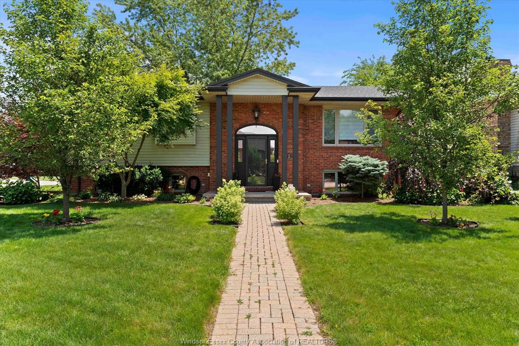 MLS# 26021899: 405 STATE Street, LaSalle, Canada