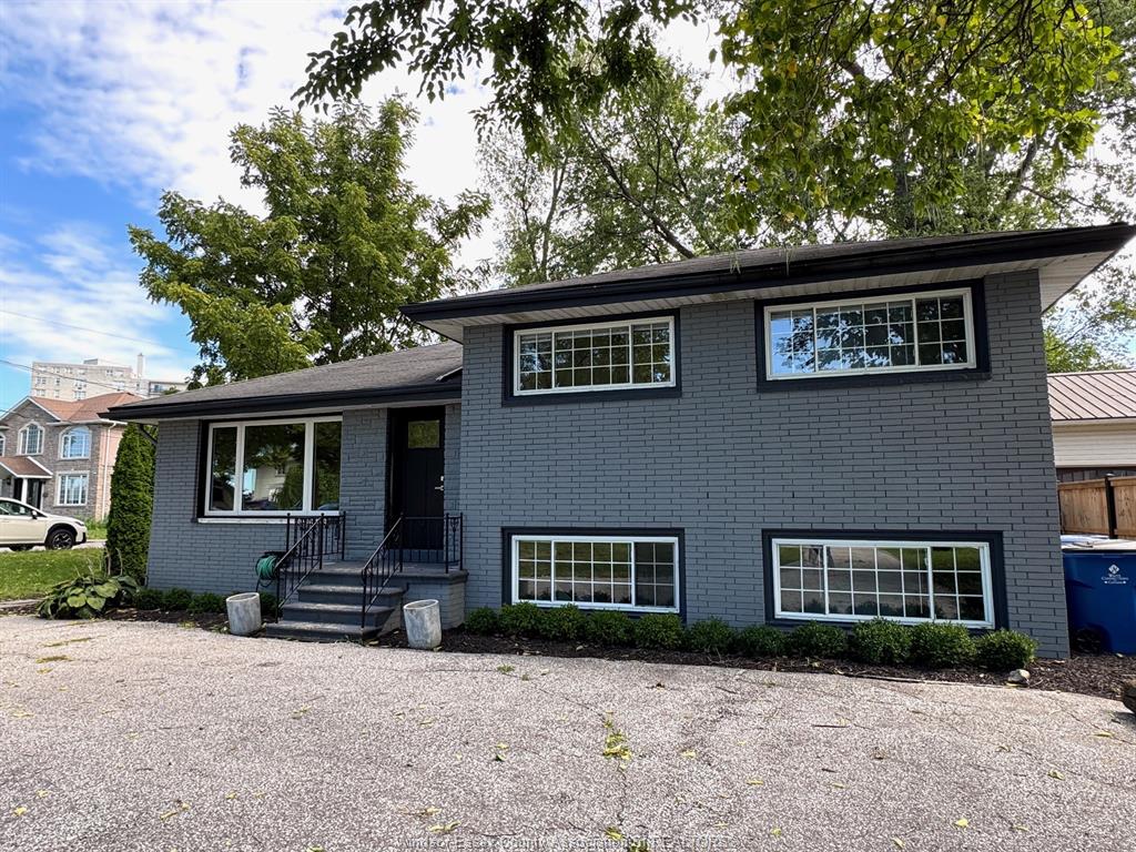MLS# 26021956: 8177 RIVERSIDE Drive, Windsor, Canada