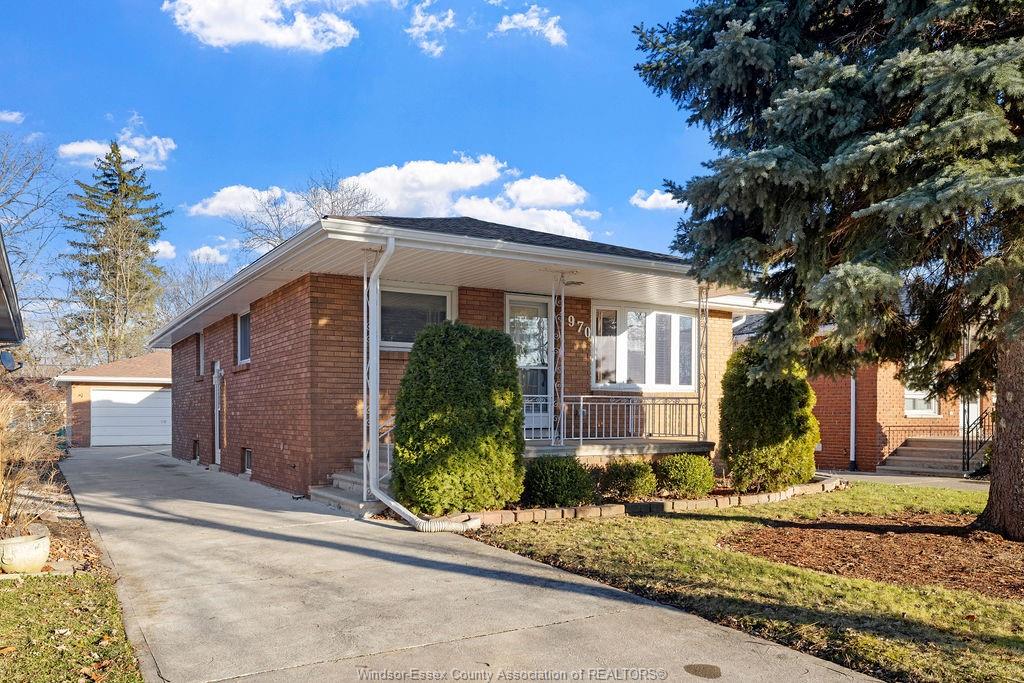 MLS# 26021974: 1970 FERNDALE Avenue, Windsor, Canada