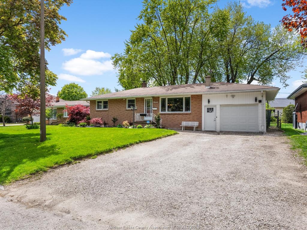 MLS# 26022702: 11 WARREN Avenue, Leamington, Canada