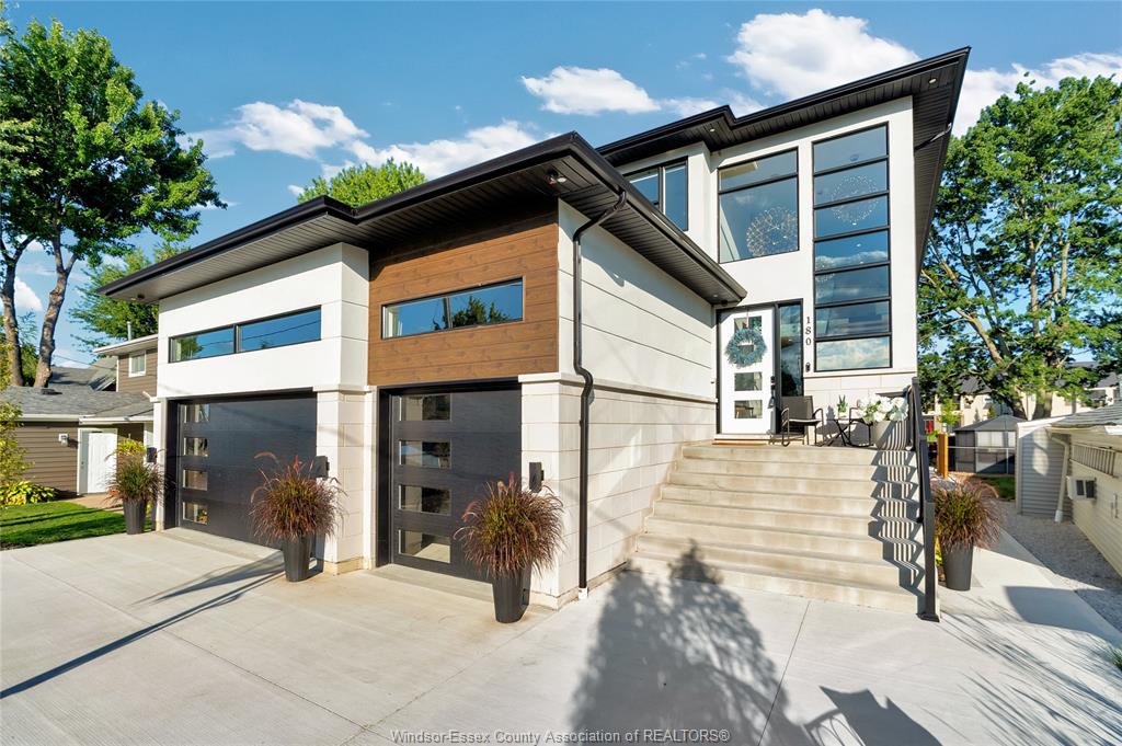 MLS# 26022879: 180 MILL Street, Lakeshore, Canada