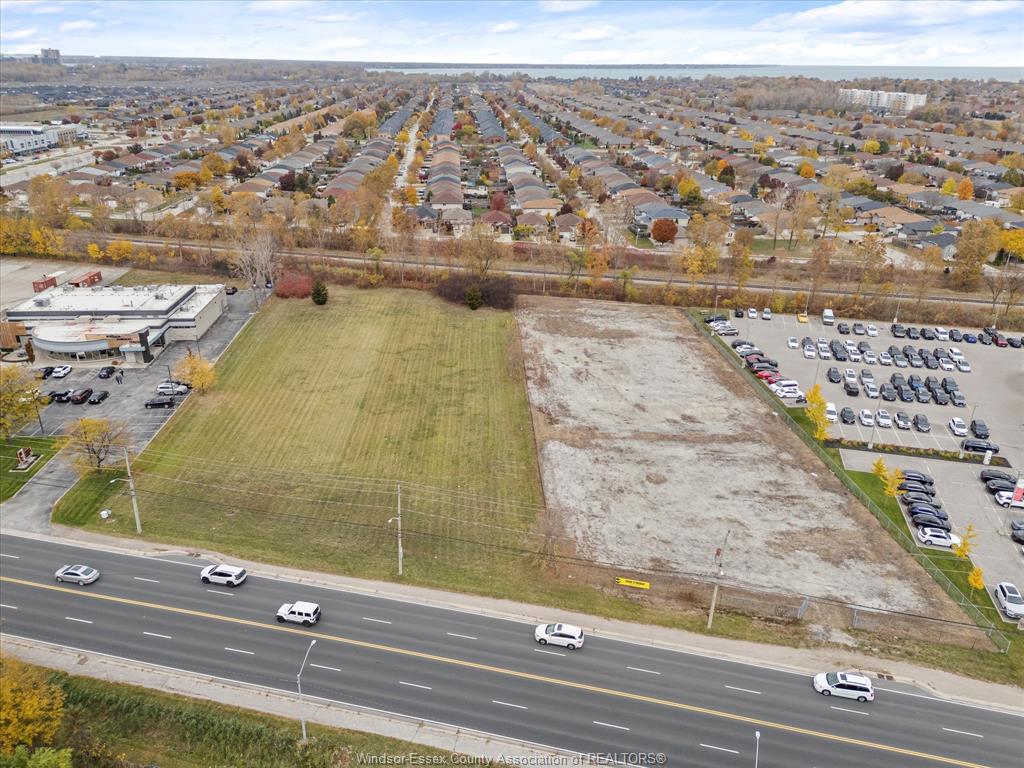 MLS# 26022951: 10982 TECUMSEH Road, Windsor, Canada