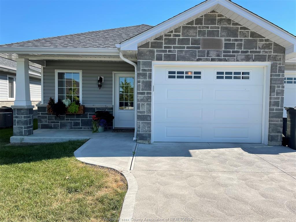 MLS# 26022996: 137 MEADOWVIEW Avenue, Amherstburg, Canada