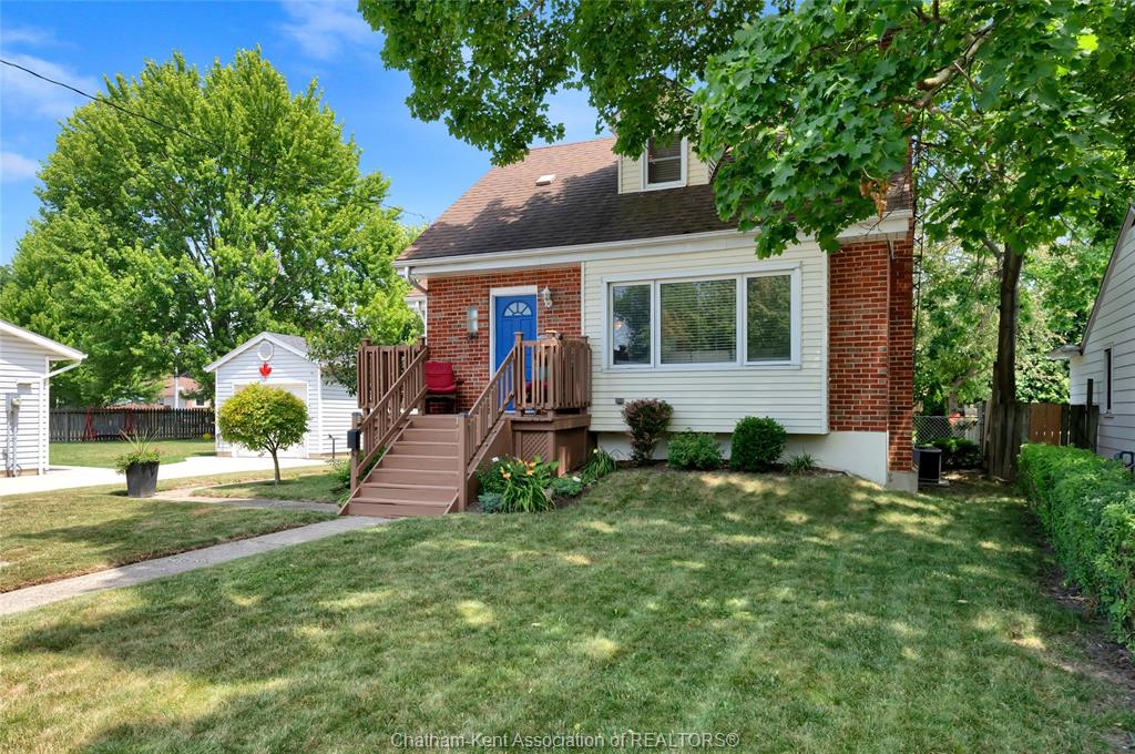 MLS# 26023009: 94 Dundas Street, Wallaceburg, Canada