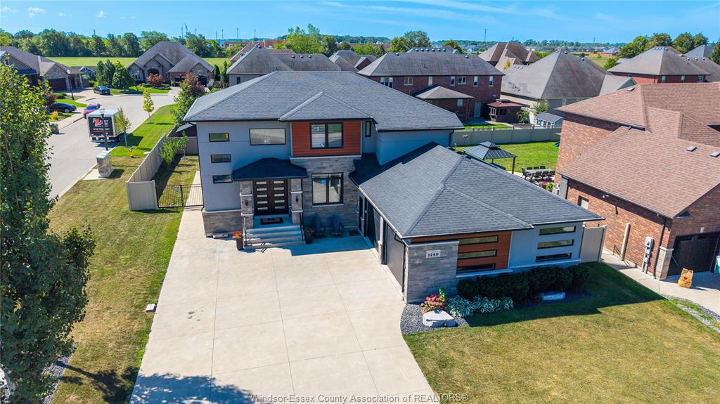 MLS# 26023023: 1140 REGENCY Crescent, Lakeshore, Canada