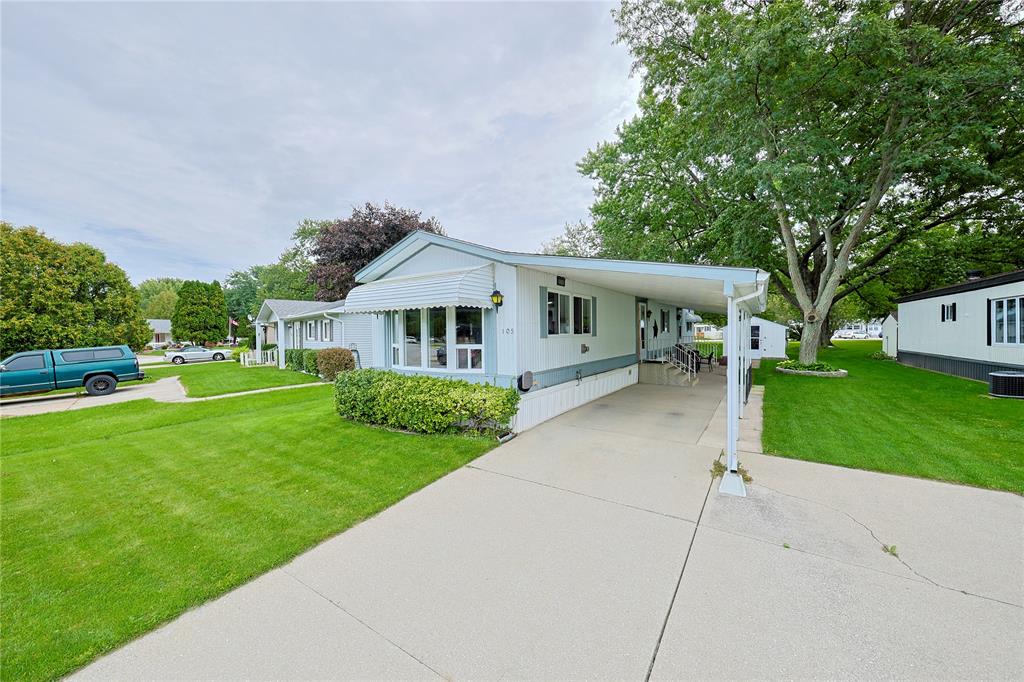 MLS# 26022794: 1940 London Line Unit# 105, Sarnia, Canada
