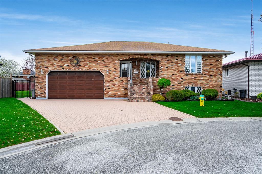 MLS# 26023107: 5 Lucy Crescent, Leamington, Canada