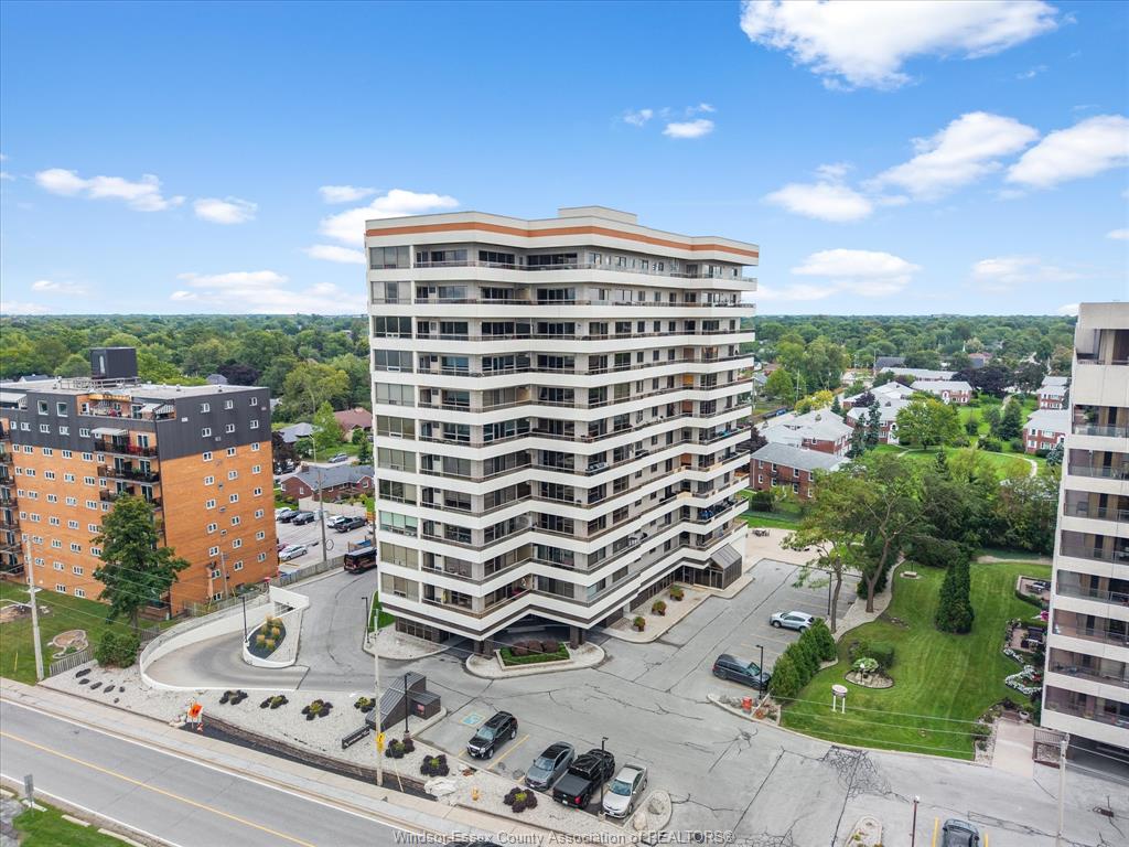 MLS# 26023175: 5151 RIVERSIDE Drive Unit# 905, Windsor, Canada