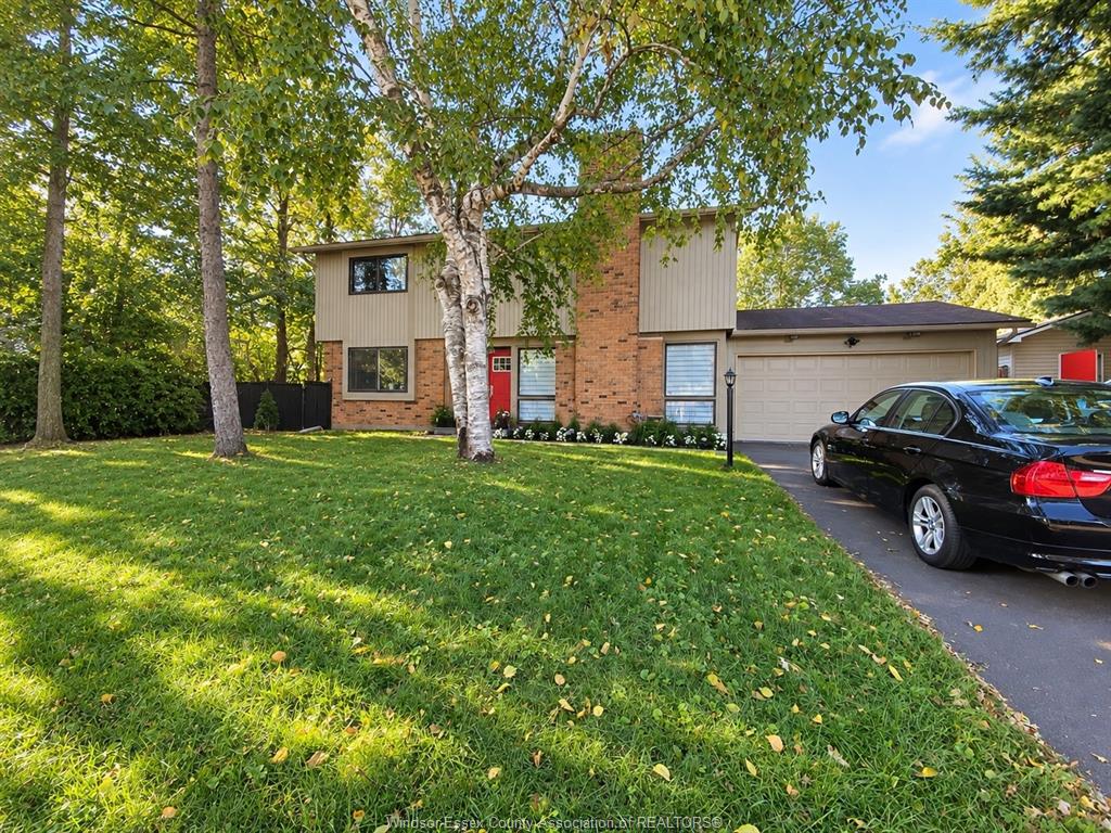 MLS# 26023228: 22 NORTHVIEW Road, Ottawa, Canada