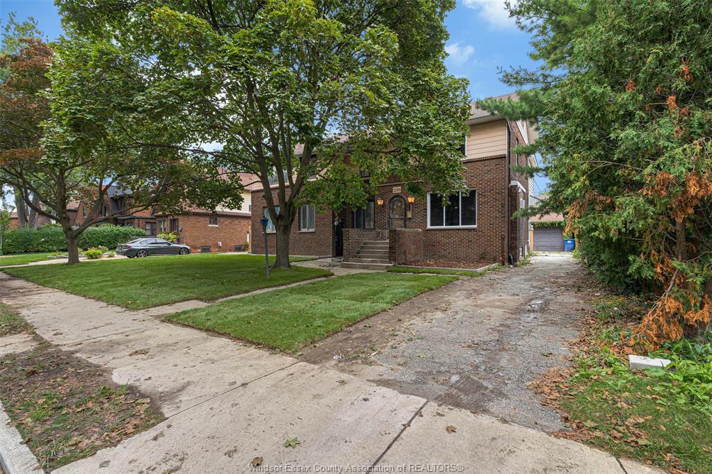 MLS# 26023219: 2268 VICTORIA Avenue, Windsor, Canada