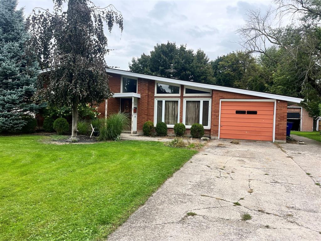 MLS# 26023211: 56 PINE Drive, Wallaceburg, Canada
