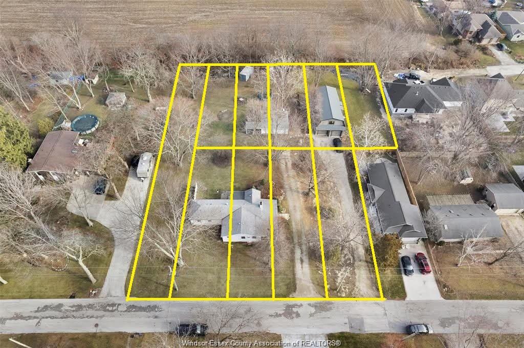 MLS# 26023391: 942 ERIE Avenue, Kingsville, Canada