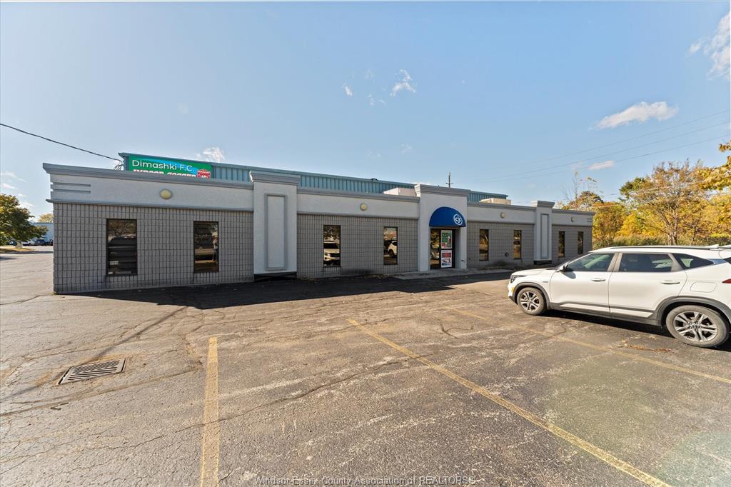 MLS# 26023403: 3215 JEFFERSON  Unit# 100, Windsor, Canada