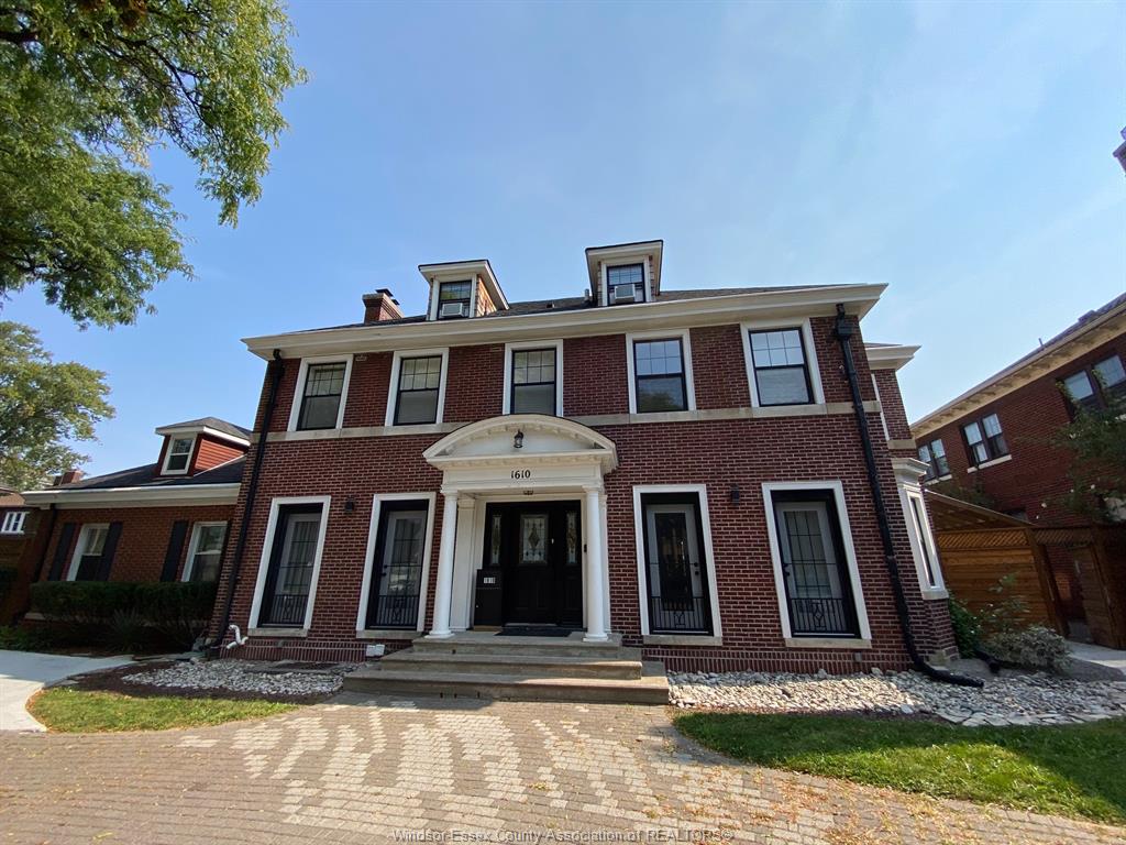 MLS# 26023423: 1610 VICTORIA Avenue Unit# UPPER, Windsor, Canada