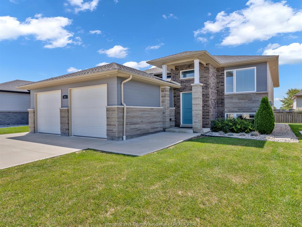 MLS# 26023412: 324 SWEETMAN Avenue, Essex, Canada