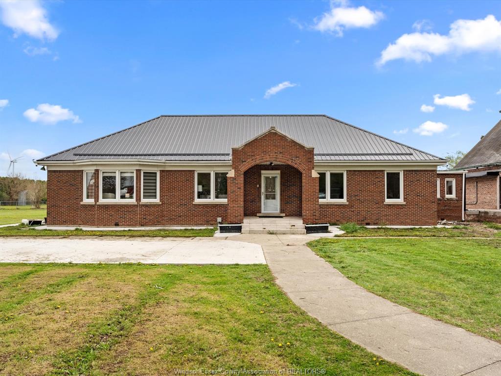 MLS# 26023432: 25667 Winterline Road, Grande Pointe, Canada