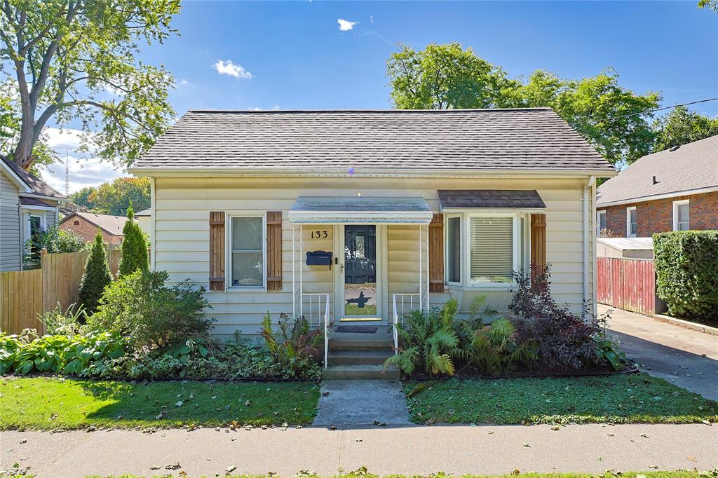 MLS# 26023400: 133 BRIGHT Street, Sarnia, Canada