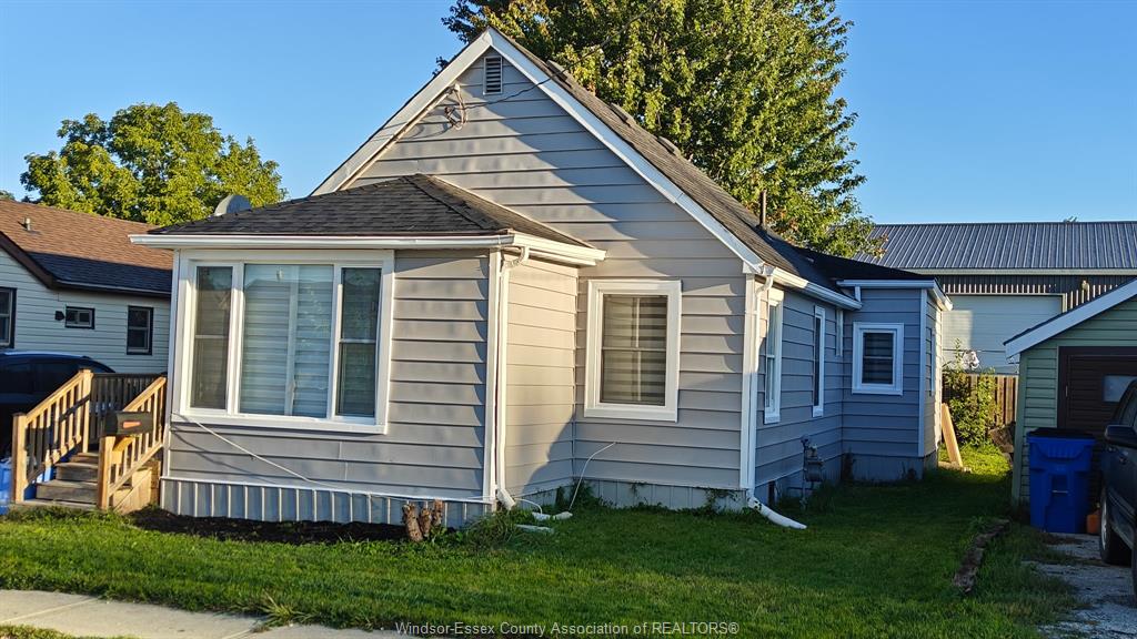 MLS# 26023537: 13 WILLS Street, Wallaceburg, Canada