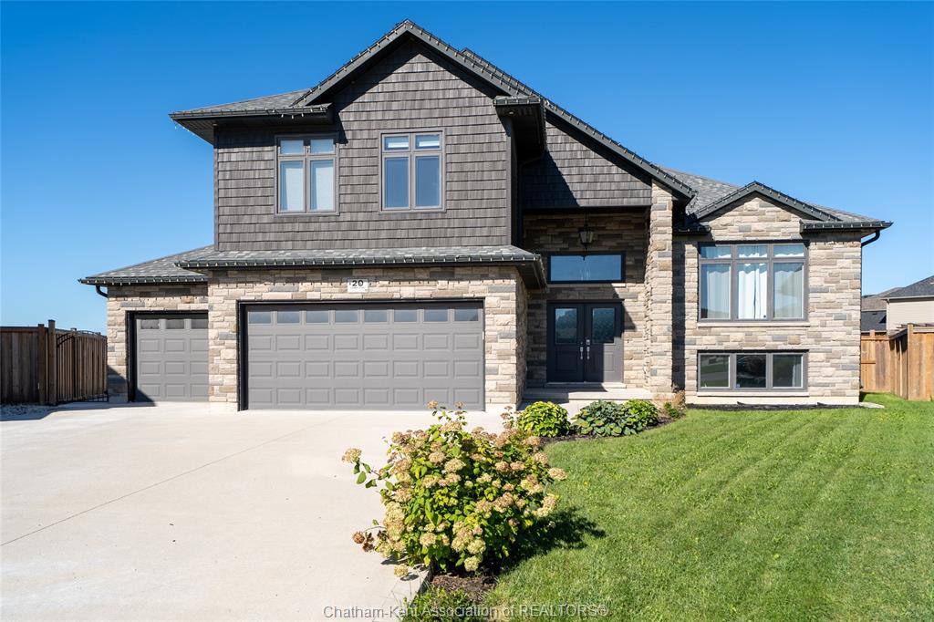 MLS# 26023451: 20 SIENNA Court, Chatham, Canada