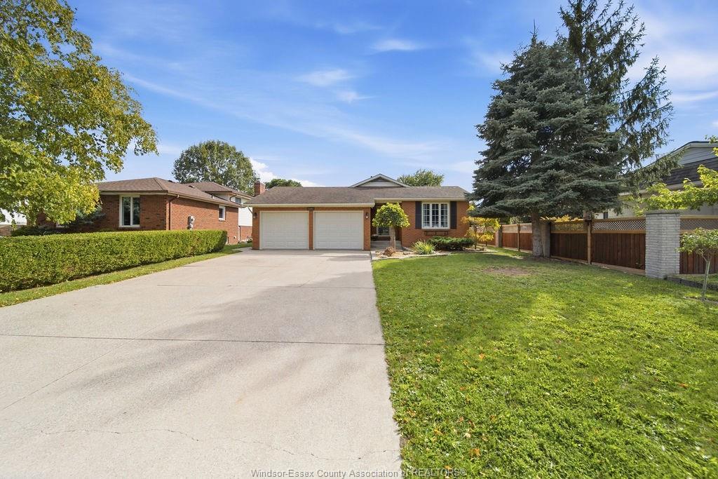 MLS# 26023577: 12091 OLIVER, Tecumseh, Canada