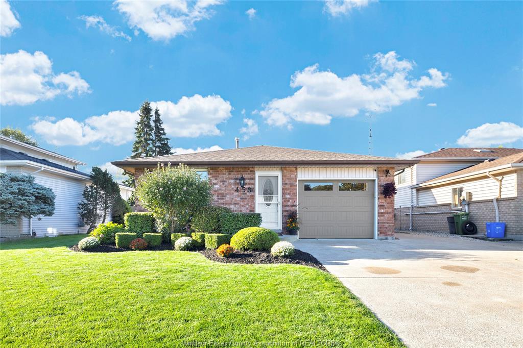 MLS# 26023597: 458 DESJARDINS, Belle River, Canada