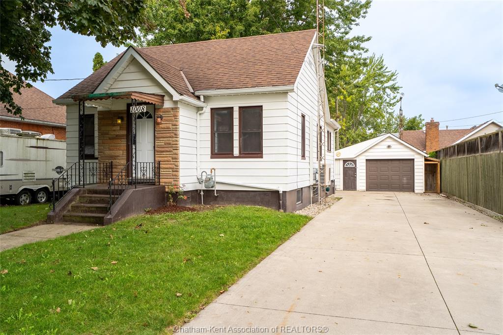MLS# 26023450: 1008 JAMES Street, Wallaceburg, Canada