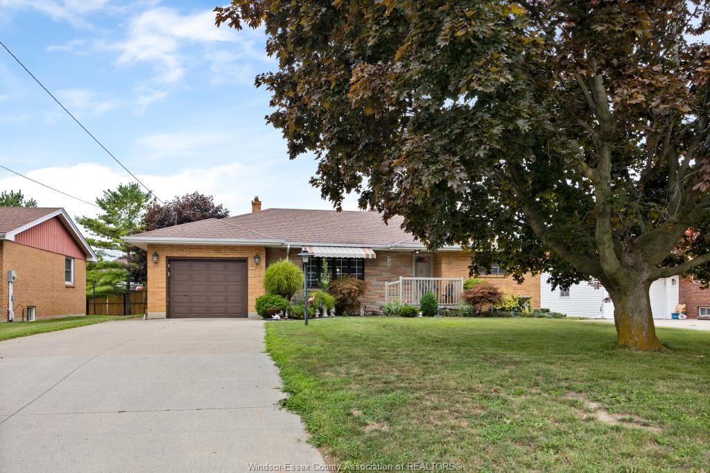 MLS# 26023667: 247 ERIE Street, Harrow, Canada