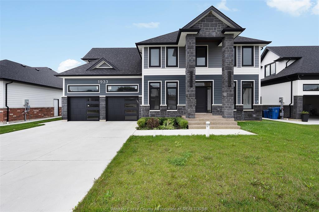 MLS# 26023721: 1933 VILLA CANAL Drive, Kingsville, Canada