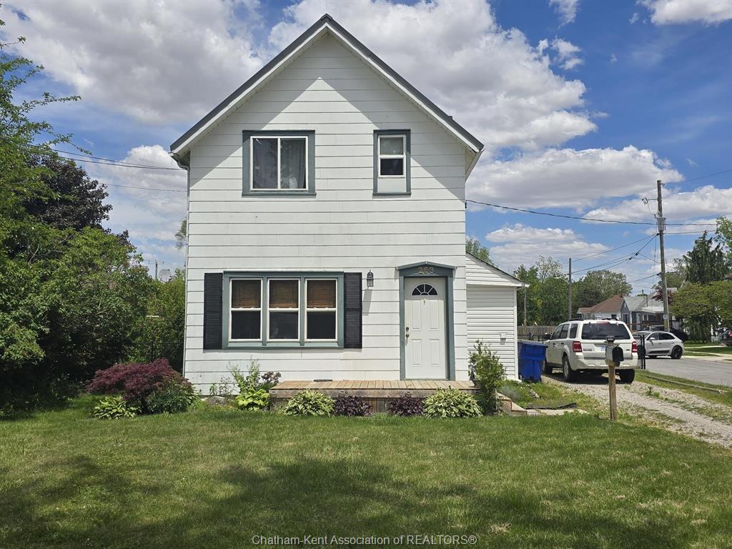 MLS# 26023725: 263 DELAWARE Avenue, Chatham, Canada