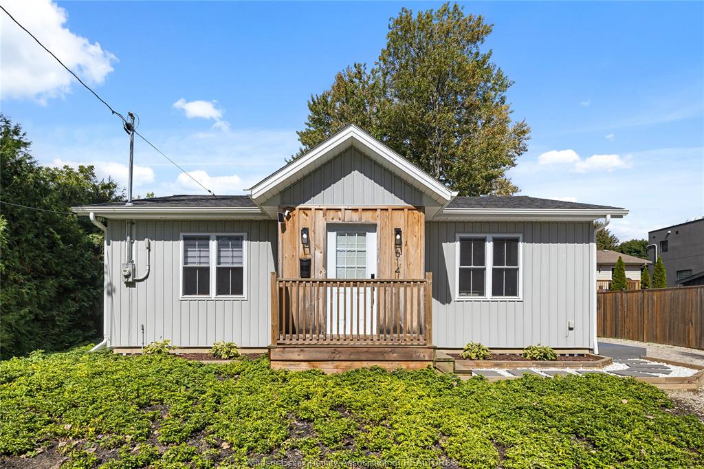 MLS# 26023779: 614 PETER ST, Kingsville, Canada