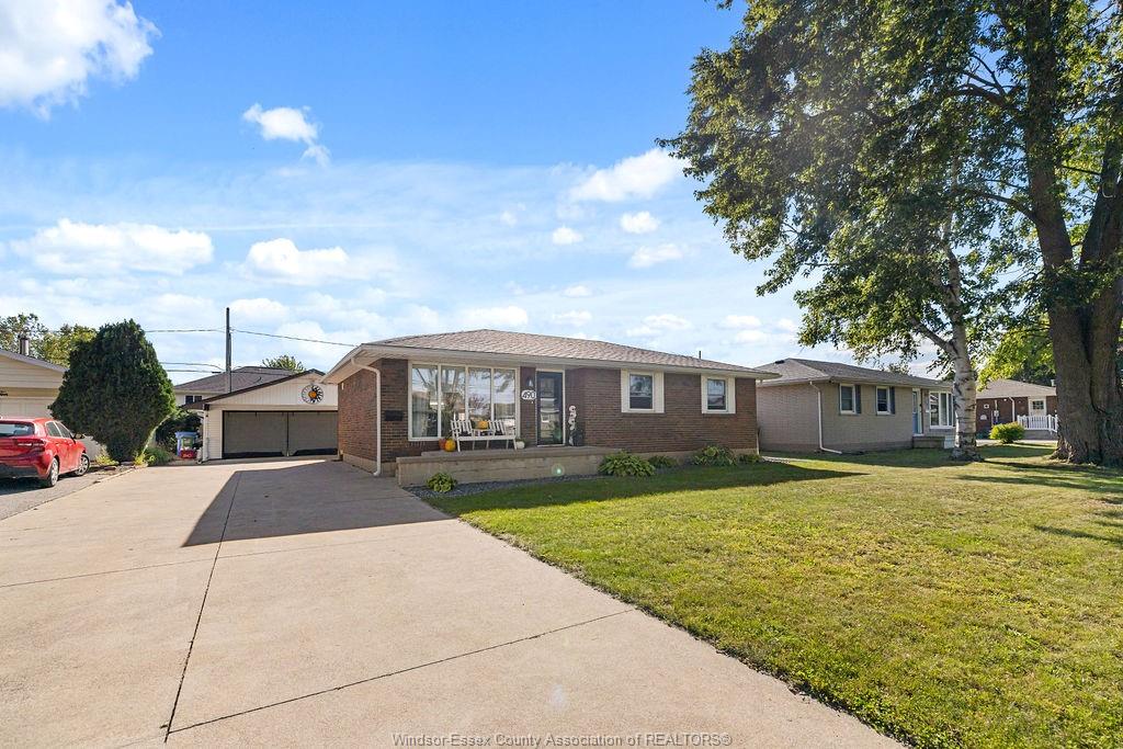 MLS# 26023911: 490 VICTORY, LaSalle, Canada