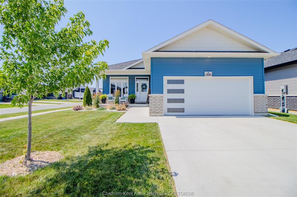 MLS# 26023934: 124 Grassland Grove, Chatham, Canada