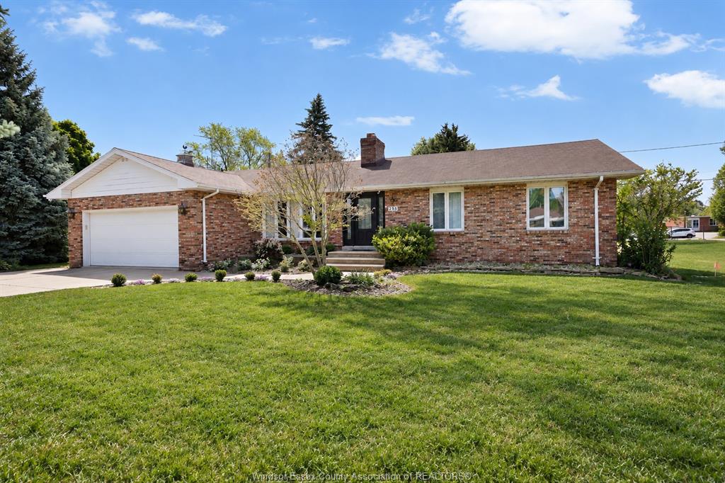 MLS# 26023997: 255 FORT ST, Amherstburg, Canada