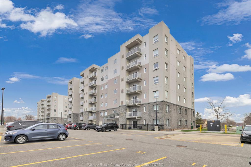 MLS# 26024066: 1611 BANWELL Road Unit# 120, Windsor, Canada