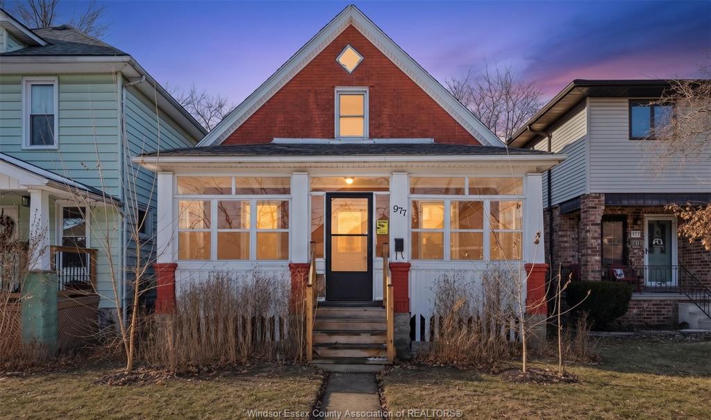 MLS# 26024109: 977 GLADSTONE, Windsor, Canada