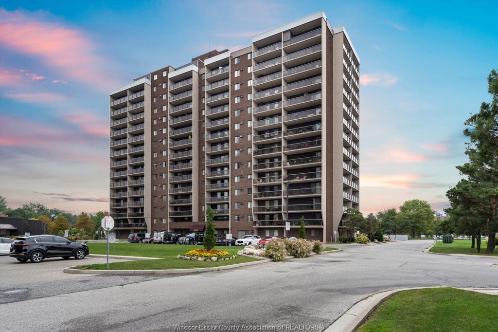 MLS# 26024207: 9099 RIVERSIDE Drive Unit# 907, Windsor, Canada
