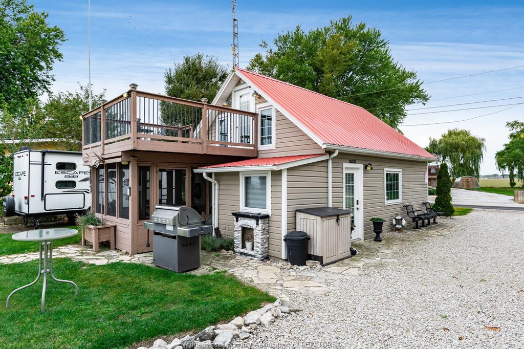 MLS# 26024258: 170 Lakeshore Road, Leamington, Canada