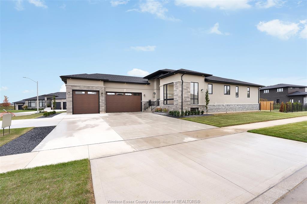 MLS# 26024294: 2 PEBBLE BEACH Court, Leamington, Canada