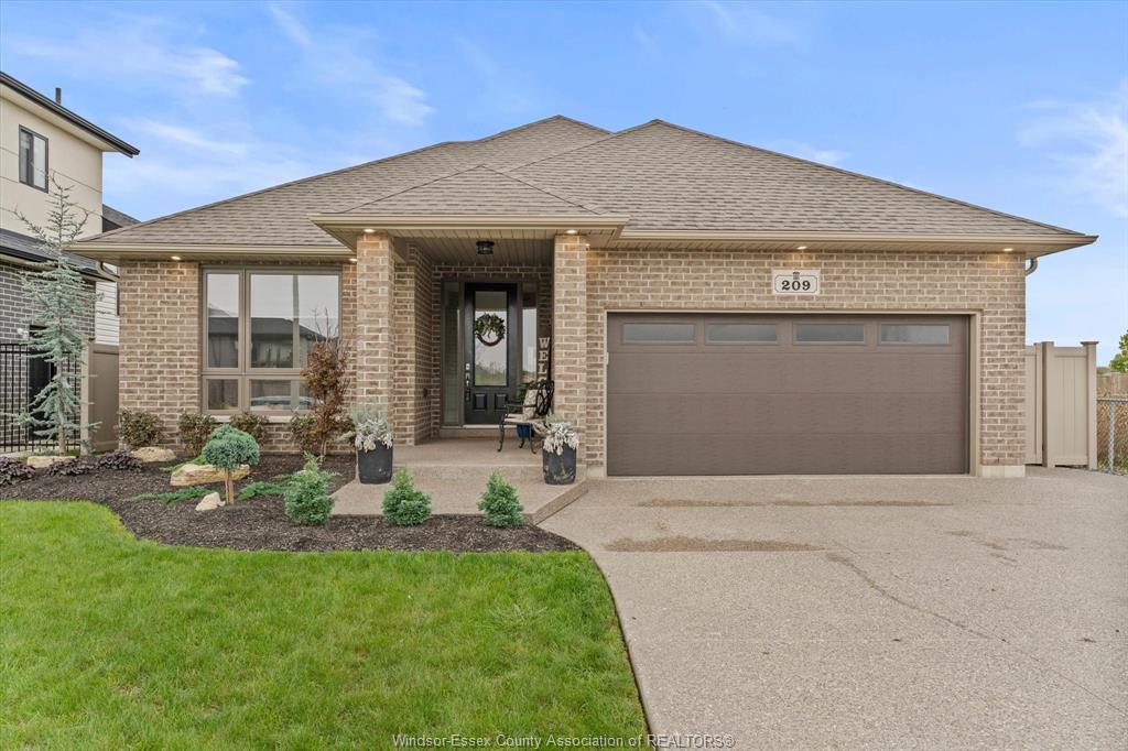 MLS# 26024317: 209 MULLEN Crescent, Amherstburg, Canada