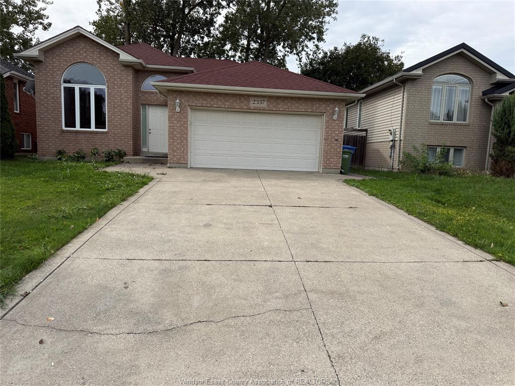 MLS# 26024248: 2337 ASKIN, Windsor, Canada