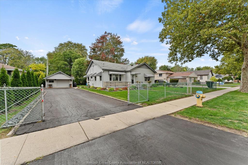 MLS# 26024359: 276 BROCK, Amherstburg, Canada