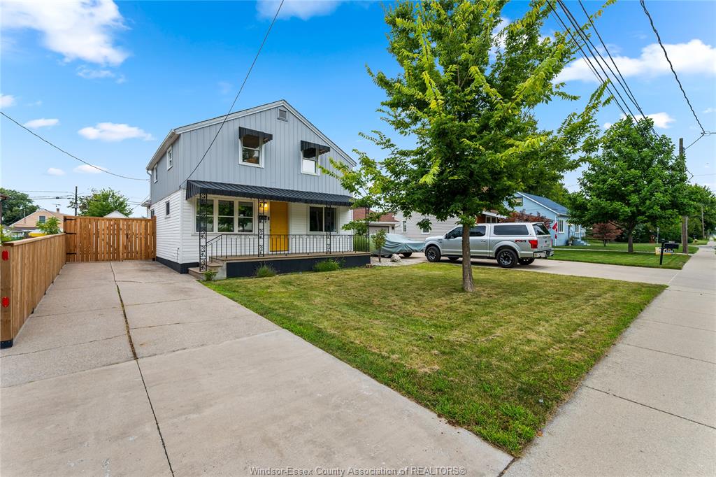 MLS# 26024580: 2682 CLEMENCEAU Boulevard, Windsor, Canada